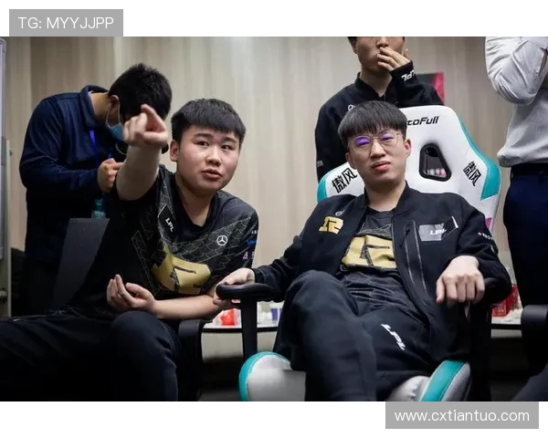 DOTA2热点分析:深入探讨FPX战队的战术转型与未来发展方向 DOTA2热点分析:深入探讨FPX战队的战术转型与未来发展方向