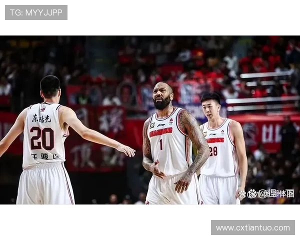 上海男篮与四川男篮激战正酣谁将赢得这场篮球巅峰对决