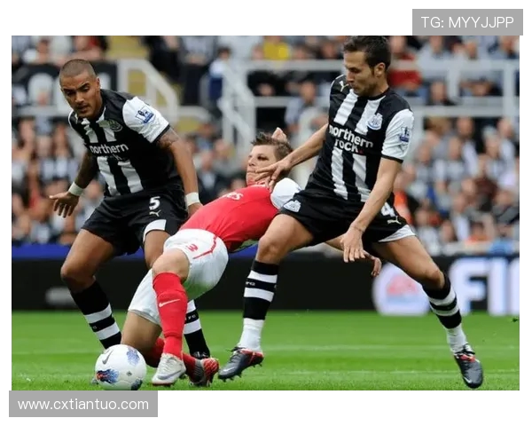 狼队与埃弗顿激战英超赛场精彩对决全解析