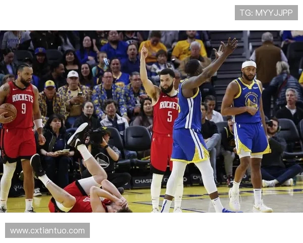 骑士与76人激战正酣双方争夺季后赛席位的关键对决即将上演