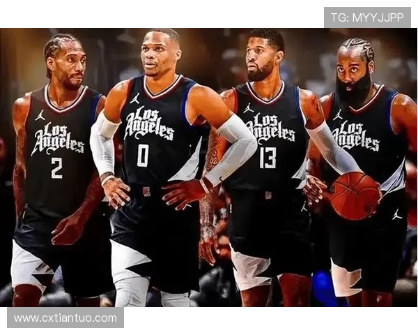 骑士逆转快船以115比113获胜展现惊人韧性与团队合作精神