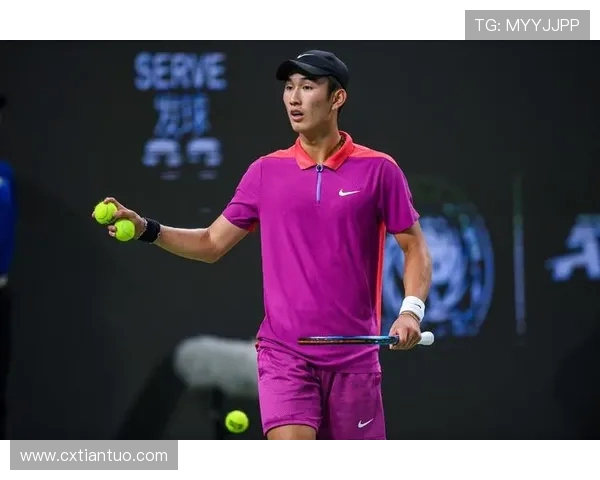 成都网球队的力量揭秘：网球巨献背后的拼搏与荣耀